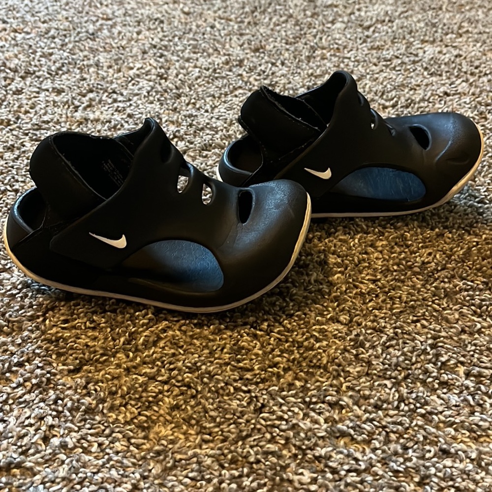 Nike Black Sandals Size 8T